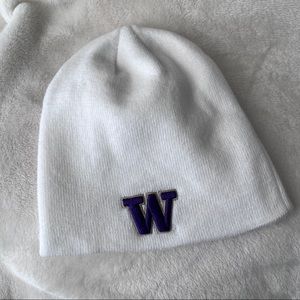 UW beanie NWOT